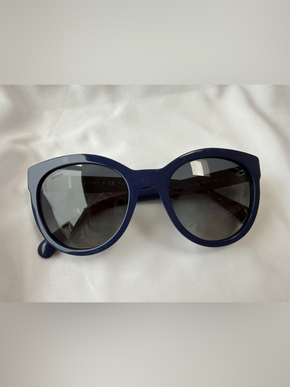 CHANEL 5315 Women’s Polarized Cat Eye Sunglasses Navy Blue CC Logo Italy